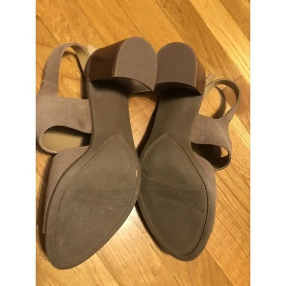 Franco Sarto Hope neutral block heel sandal‎ taupe perforated suede sz 10